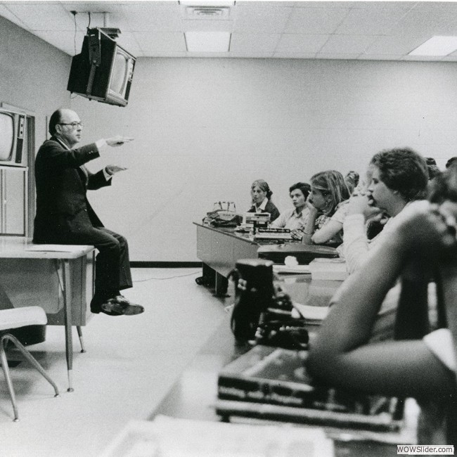 May 1975: With Ole Miss journalism students, Oxford, Mississippi