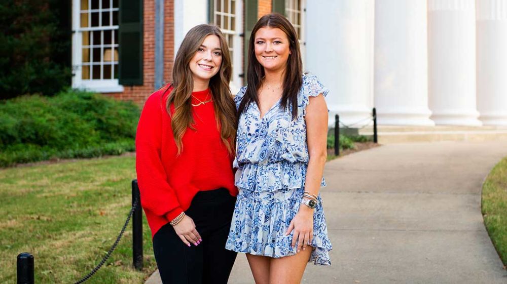 UM senior Alyssa Moncrief (right), the 2021 Brick Muller scholar, and Meggy Muller, great-granddaughter of the gift’s namesake, get to know each other on the Ole Miss campus. Photo by Bill Dabney/UM Foundation